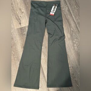 NWT GAP Olive Flare Leggings - M